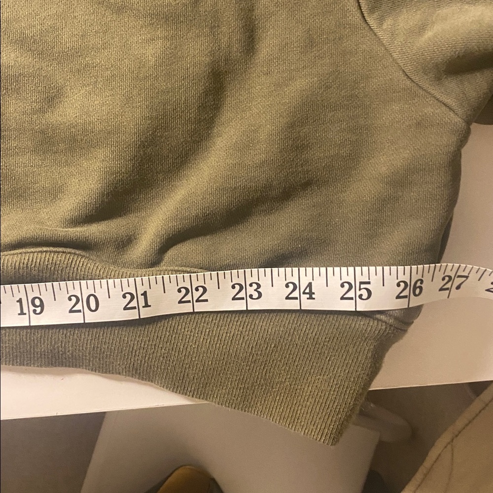 Hailey Bieber Wardrobe NYC Olive Green Cropped Sweatshirt - Picture 12 of 13